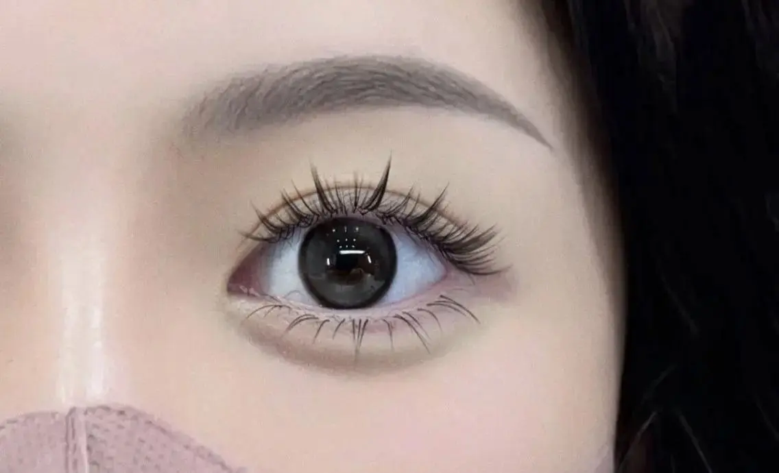 下まつげエクステ 20本の写真