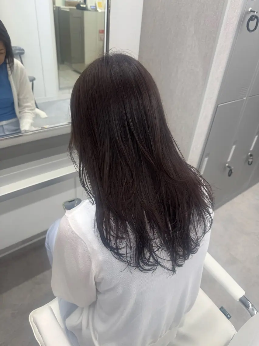 ミディアム レイヤーカット カット ヘアカラー 🕯コバ/レイヤー/ 複雑履歴美髪縮毛🕯のヘアスタイル