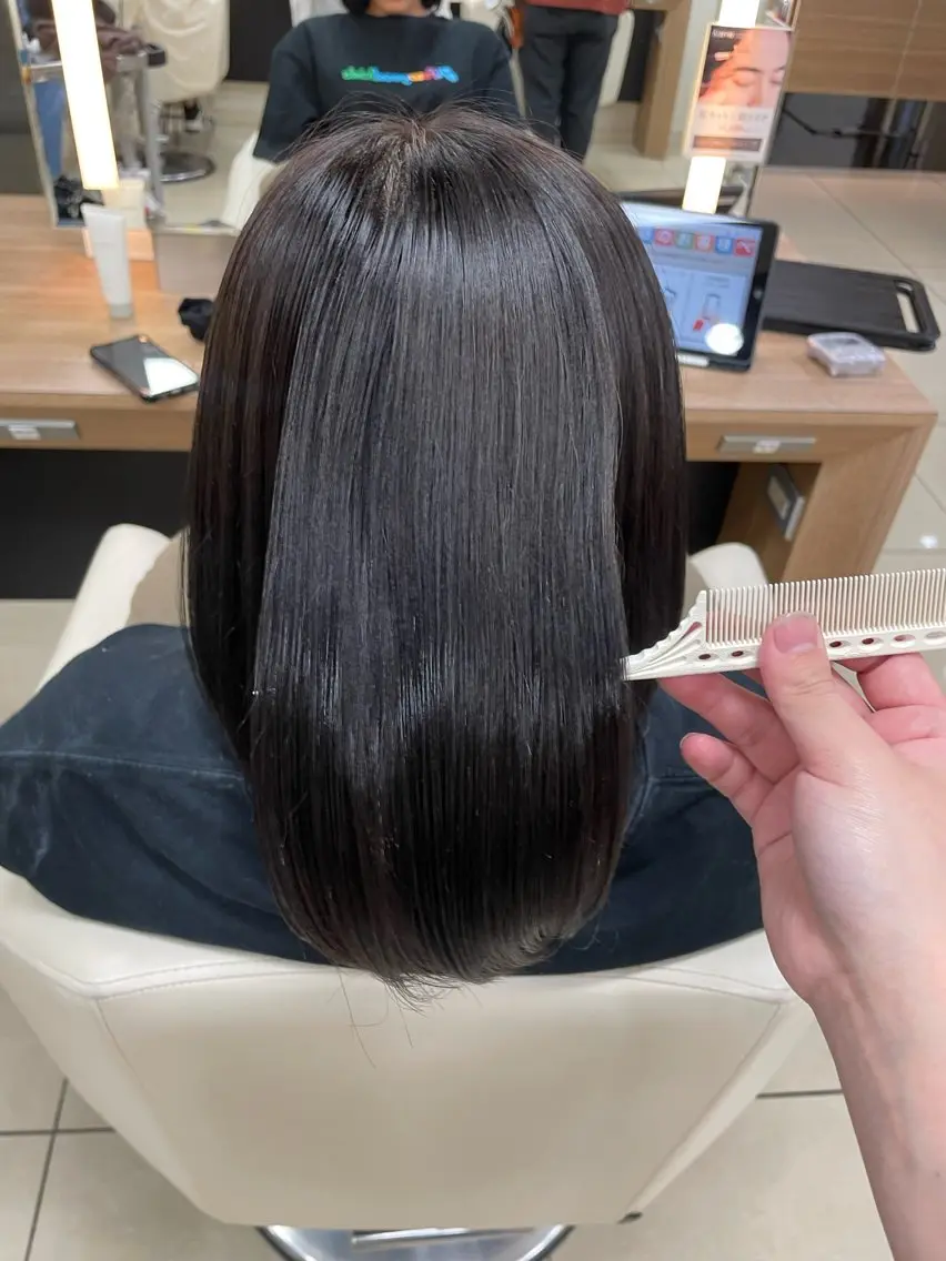 ミディアム カラー ヘアカラー トリートメント ハイトーン/レイヤー 似合わせ・ユキノのヘアスタイル