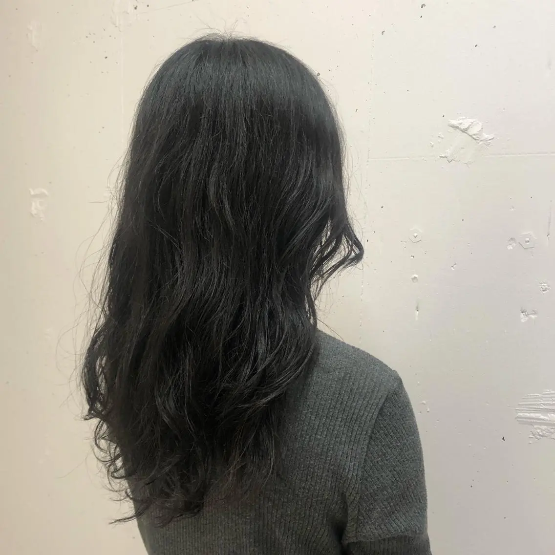 セミロング 顔周りの垢抜けヘア 立山あいりのヘアスタイル