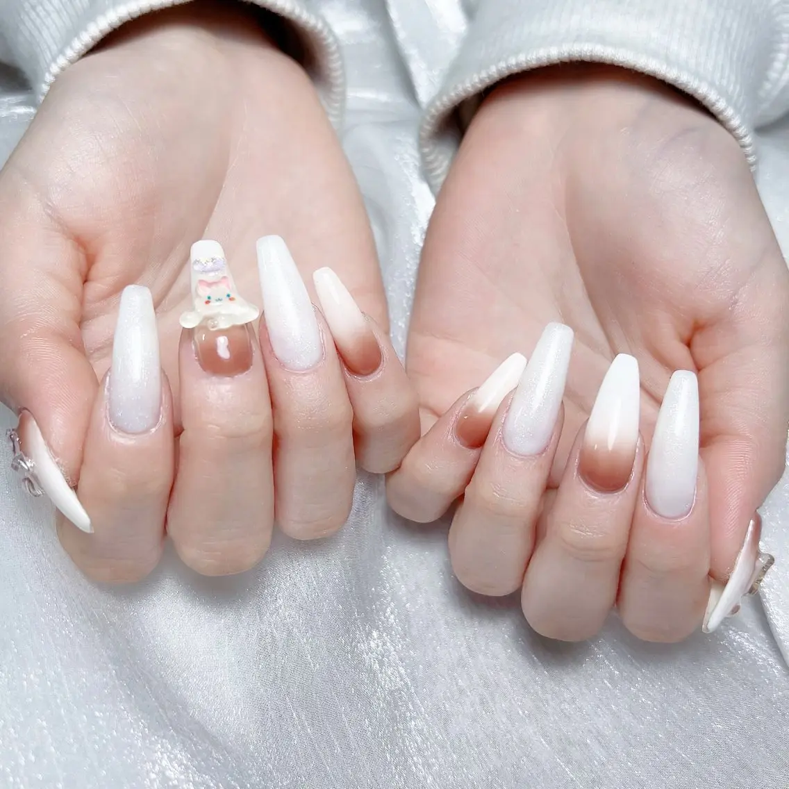 メンズ ネイル メンズ韓国風 アートネイル オーロラネイル ガーリー キラキラネイル ハンドネイル Nail salon 木にいるのネイルデザイン