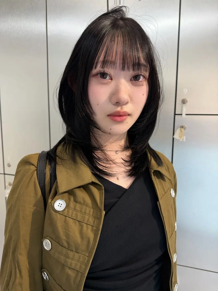ミディアム カラー ベージュカラー ブリーチ ケアブリーチ デザインカラー ダブルカラー カット ヘアカラー TATSUハイトーン ミルクティーベージュのヘアスタイル