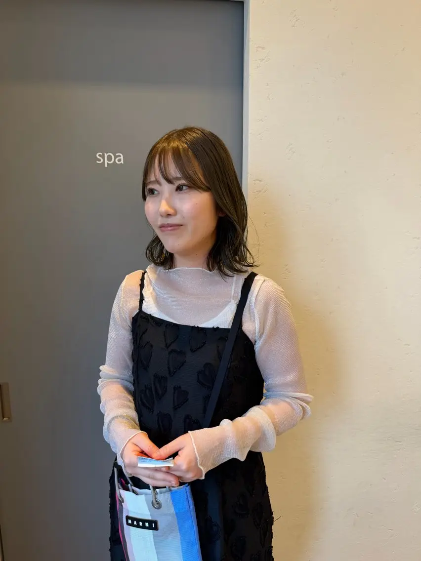 ミディアム 佐々木 彩羽のヘアスタイル