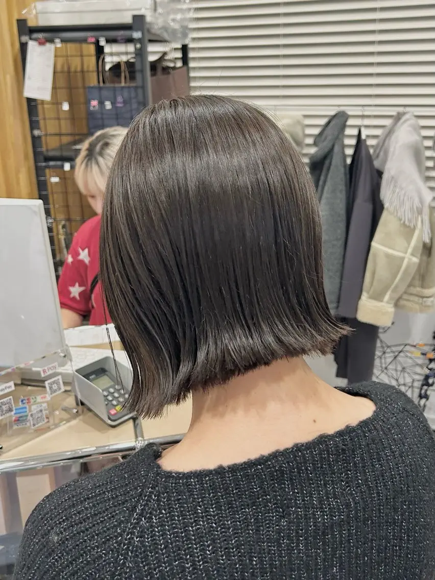 ショート カラー カット ヘアカラー トリートメント ぱつっとボブ/ 小野あかねのヘアスタイル