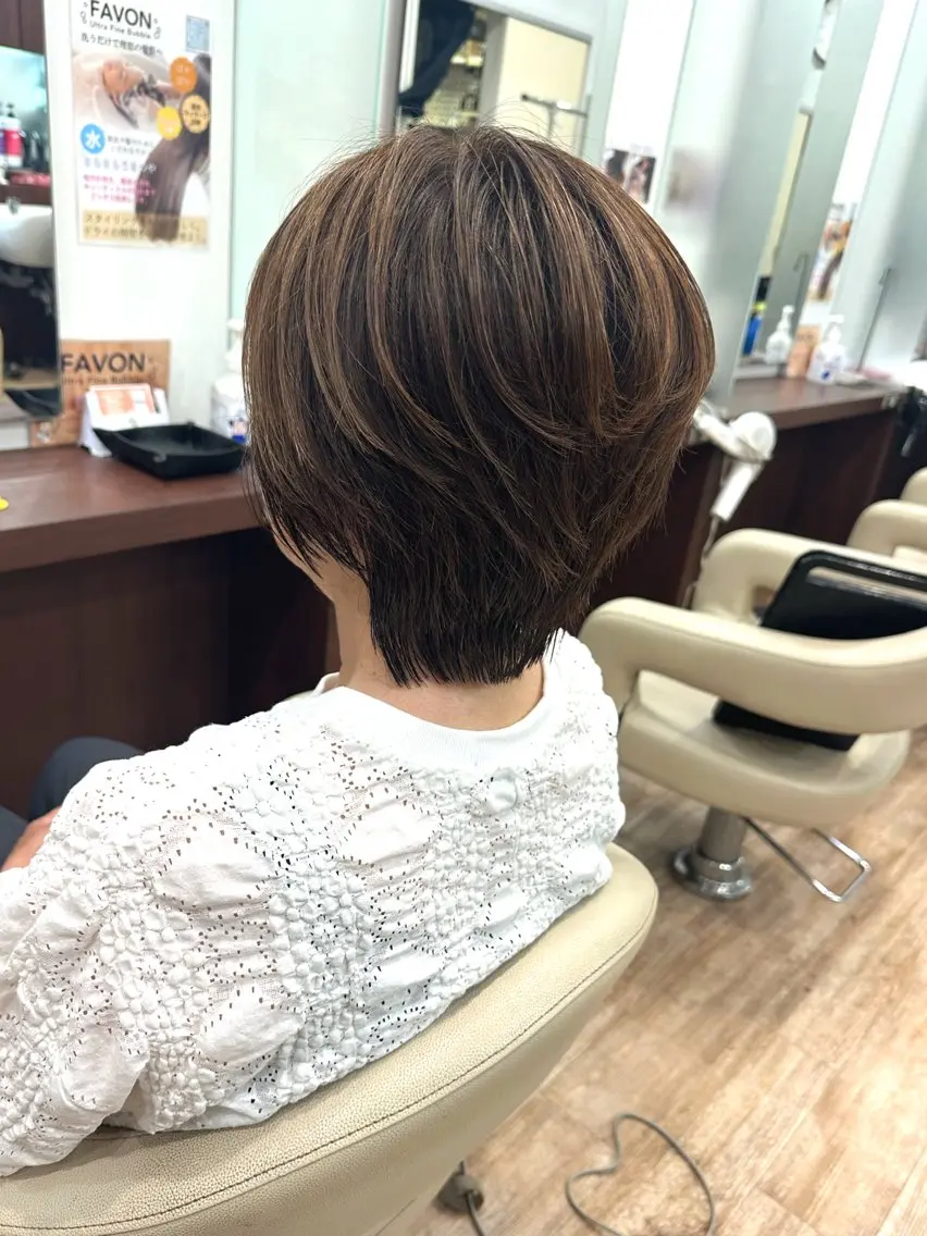 ショート ショートレイヤー ハイレイヤー レイヤーカット ショートヘア 宇都 唯のヘアスタイル