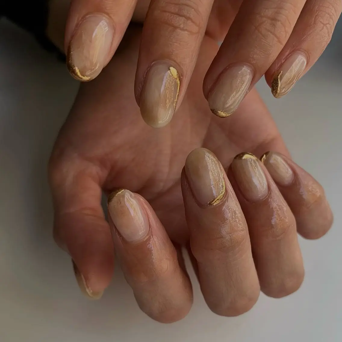 ネイル ゴールド ニュアンスネイル ハンドネイル nailsalon nuit.のネイルデザイン