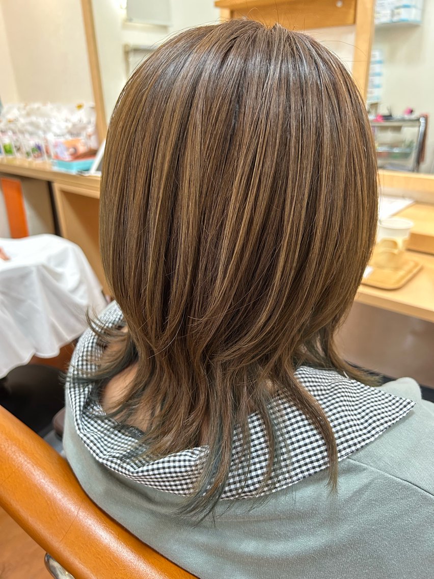 ミディアム ミディアムレイヤー 髪質改善 レイヤーカット トリートメント カット ヘアカラー トリートメント 柴田 いずみのヘアスタイル
