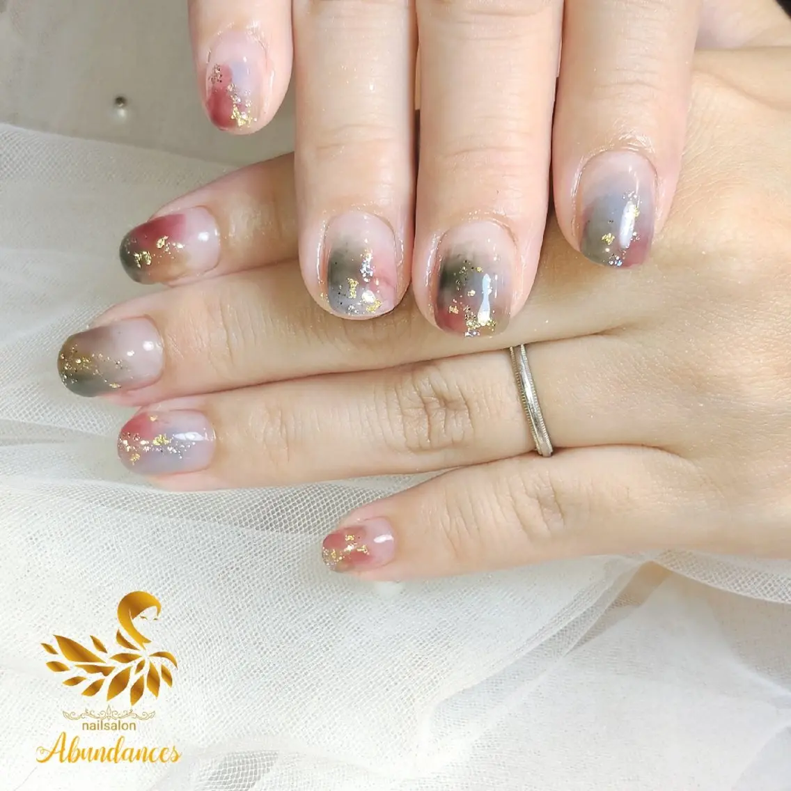 ネイル ニュアンスネイル ハンドネイル 完全予約制個室サロン Abundancesのネイルデザイン