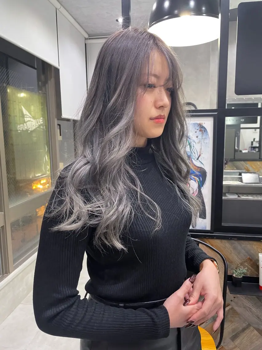 ロング カラー バレイヤージュ ブリーチ シルバー レイヤーカット ヘアカラー 髪質改善/ブリーチ /ユウキ🫧🌸のヘアスタイル