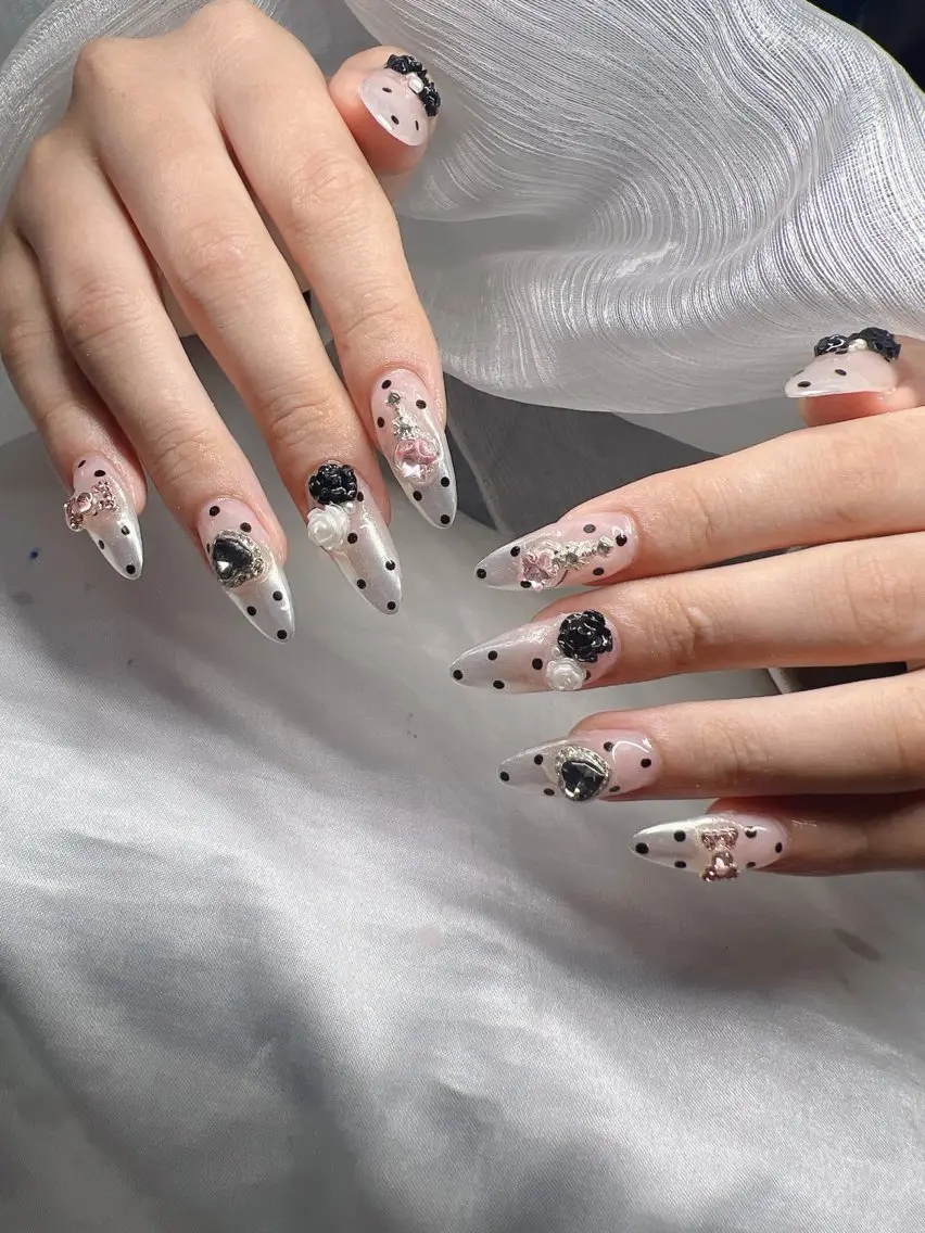 ネイル 長さ出し グラデーション 卒業式 キラキラネイル マグネットネイル ハンドネイル Lee Nailsのネイルデザイン
