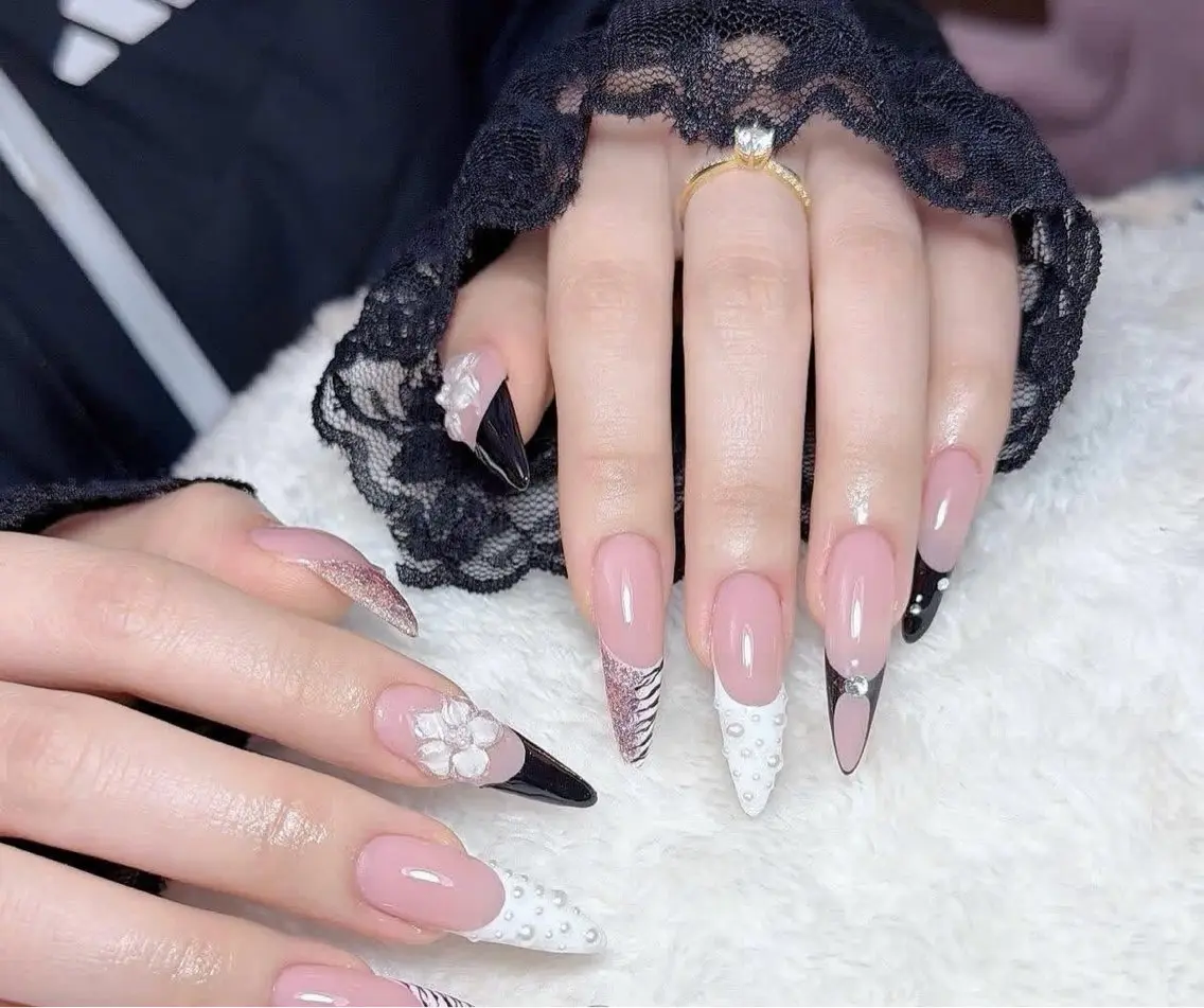 ネイル マグネットネイル 持ち込み オフィスネイル ワンカラーネイル シンプルネイル ハンドネイル Min. Nail Salonのネイルデザイン