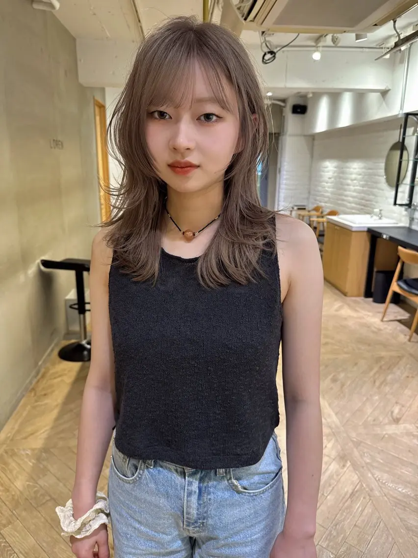 セミロング カラー レイヤーカット 必ず似合わせる美容師 名古屋LORENハダのヘアスタイル