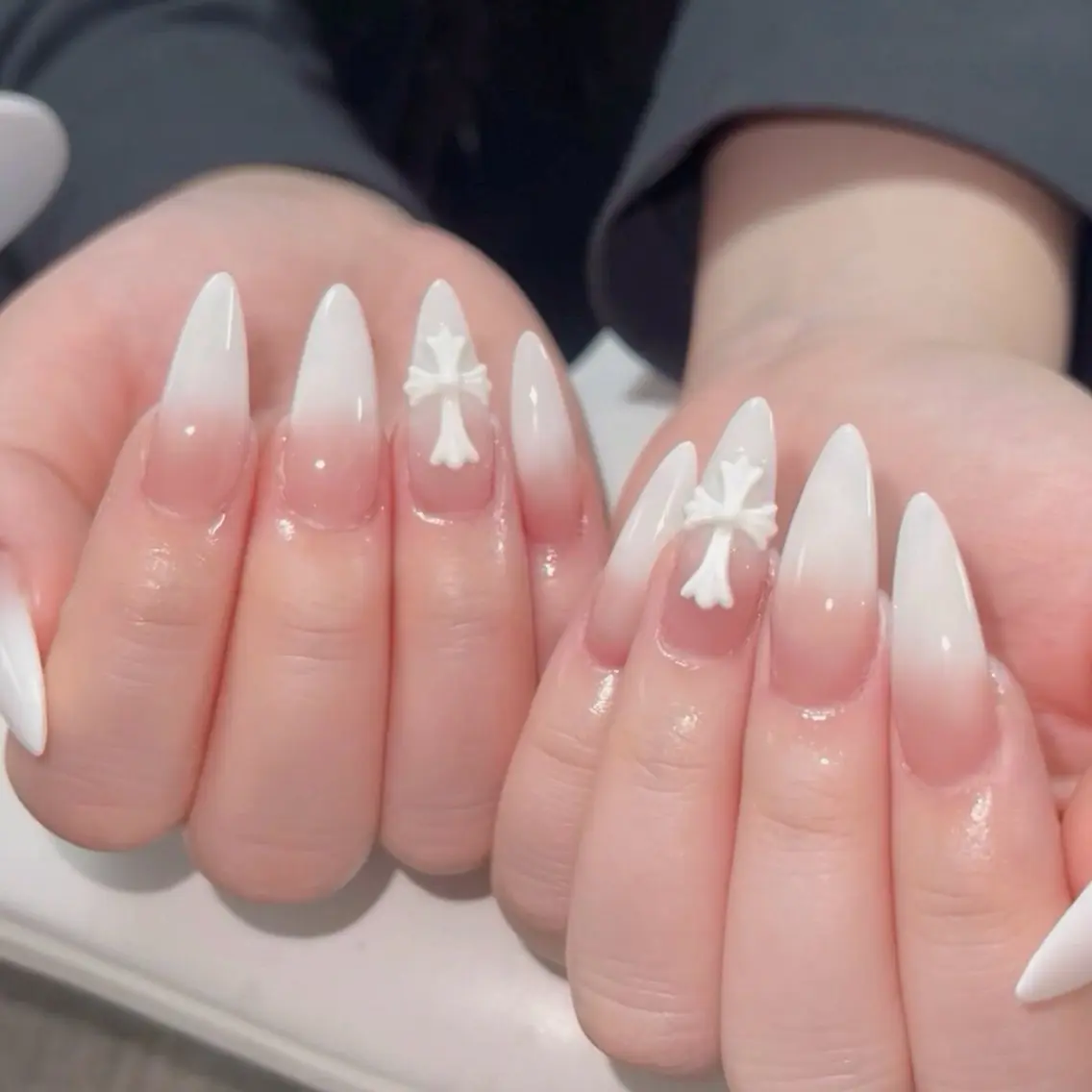ネイル オーロラネイル 長さ出し フラッシュネイル フレンチネイル ジェルネイル ハンドネイル ハンドケア CiCi Nail Salonのネイルデザイン