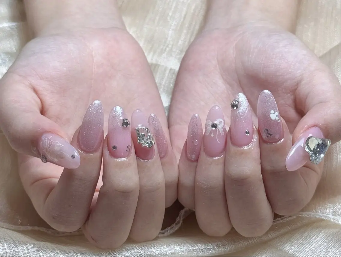 ネイル フレンチネイル グラデーション キラキラネイル 韓国ネイル マグネットネイル ハンドネイル 🎀🎀YooLi Nail Salonのネイルデザイン