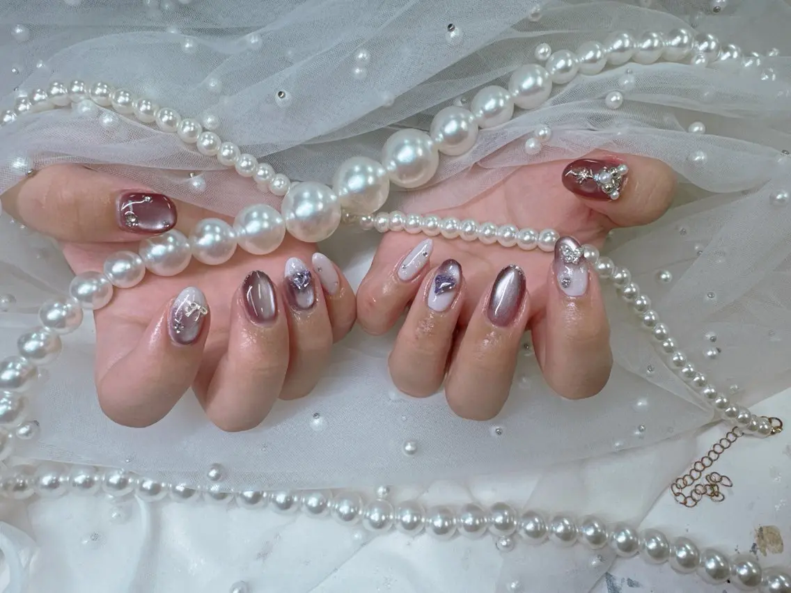 ネイル 成人式 フレンチネイル ジェルネイル ガラスフレンチ キラキラネイル ハンドネイル Queeens nailのネイルデザイン