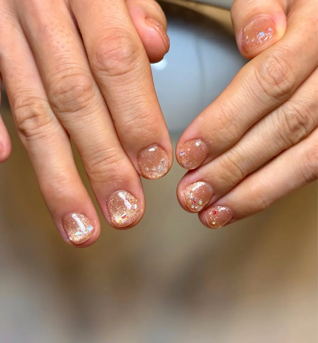 ネイル アートネイル フラッシュネイル フラッシュマグ グラデーション ラメ(グリッター) ハンドネイル nailsalon Mia Emiのネイルデザイン
