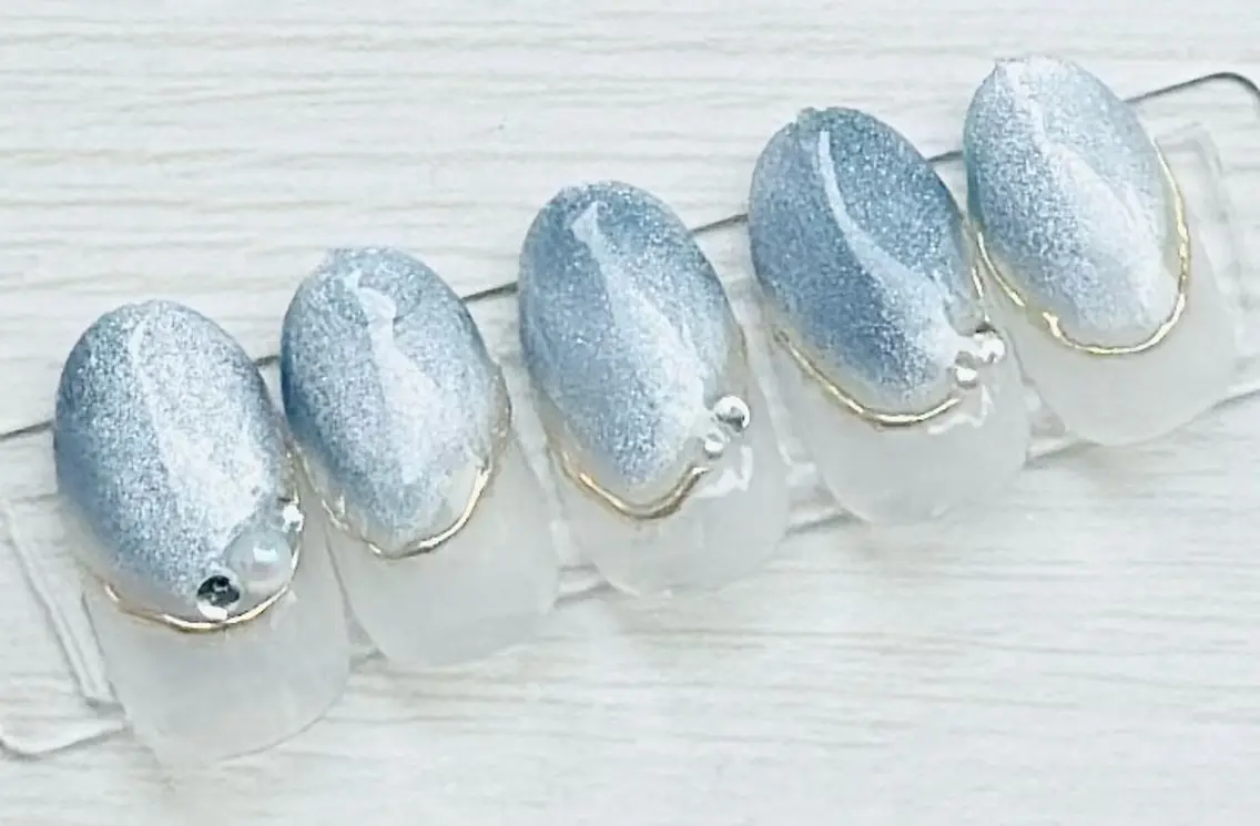 ネイル フレンチネイル マグネットネイル nailsalon oluoluのネイルデザイン