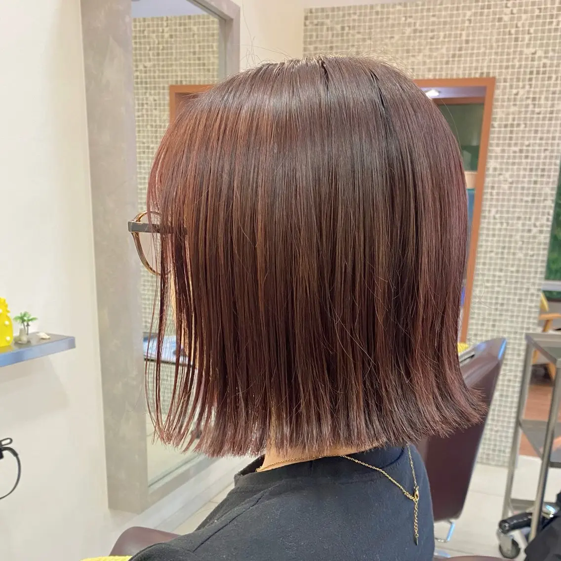 ショート カラー ブリーチ ブリーチなしカラー レッドカラー 林 莉瑠のヘアスタイル