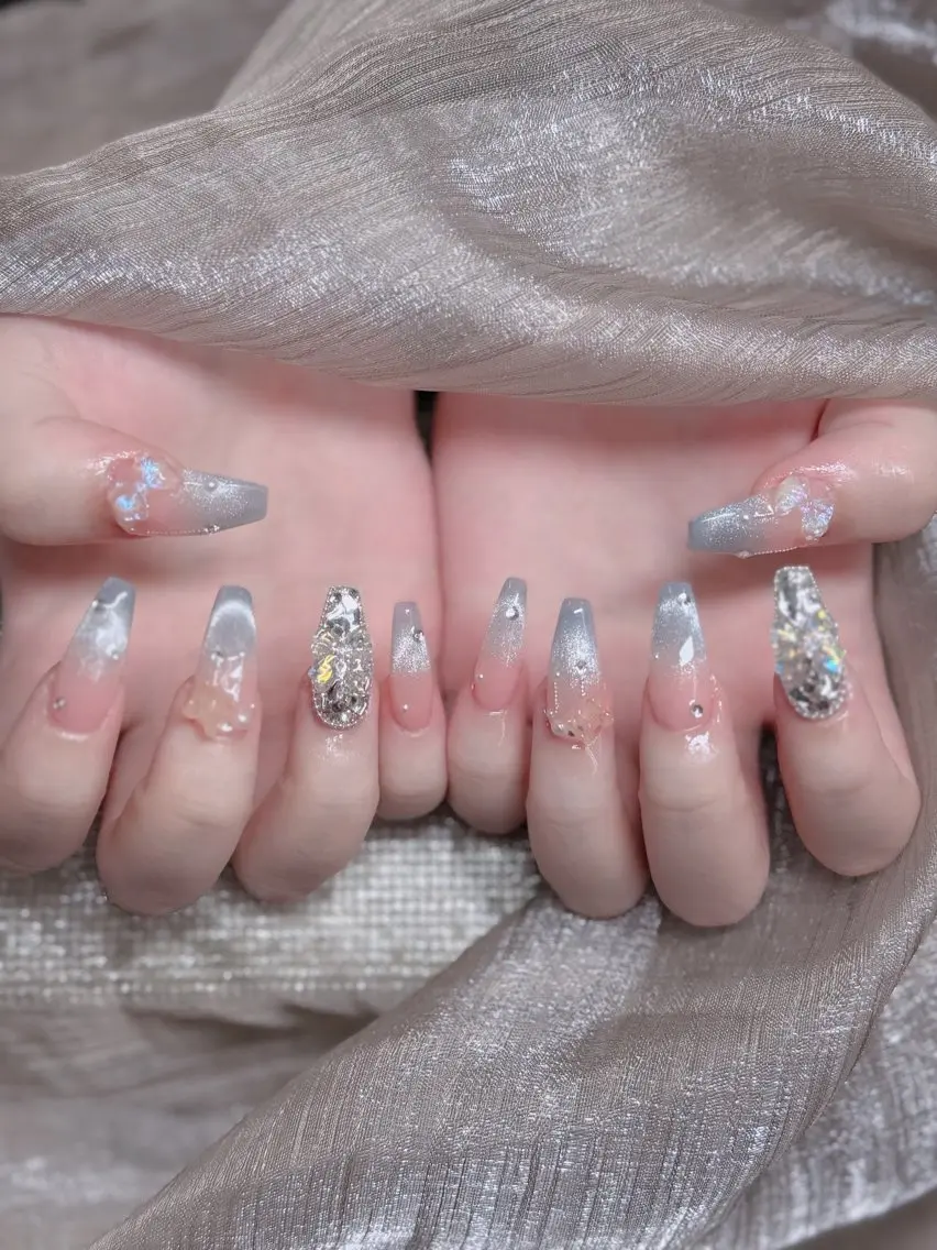 ネイル オーロラネイル フレンチネイル ジェルネイル ハロウィン キラキラネイル ハンドネイル H.baby Nail Salonのネイルデザイン