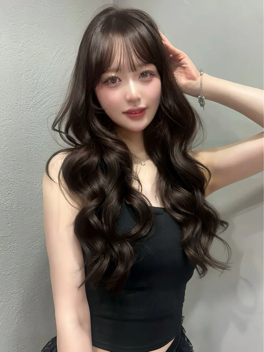 ロング カット ヘアカラー 𝑴𝑶𝑲𝑨渋谷 トレンド韓国ヘア🩷のヘアスタイル