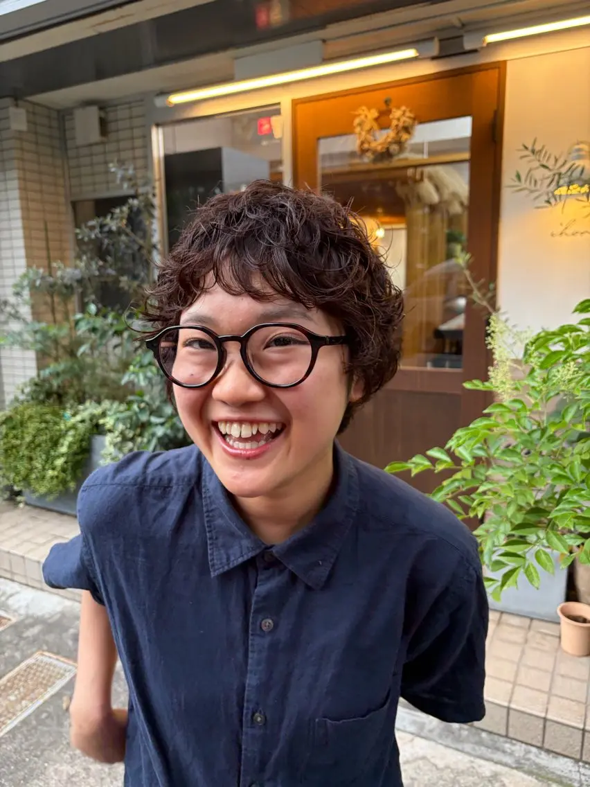 ショート パーマ オン眉 ショートヘア 中村 芽衣那のヘアスタイル