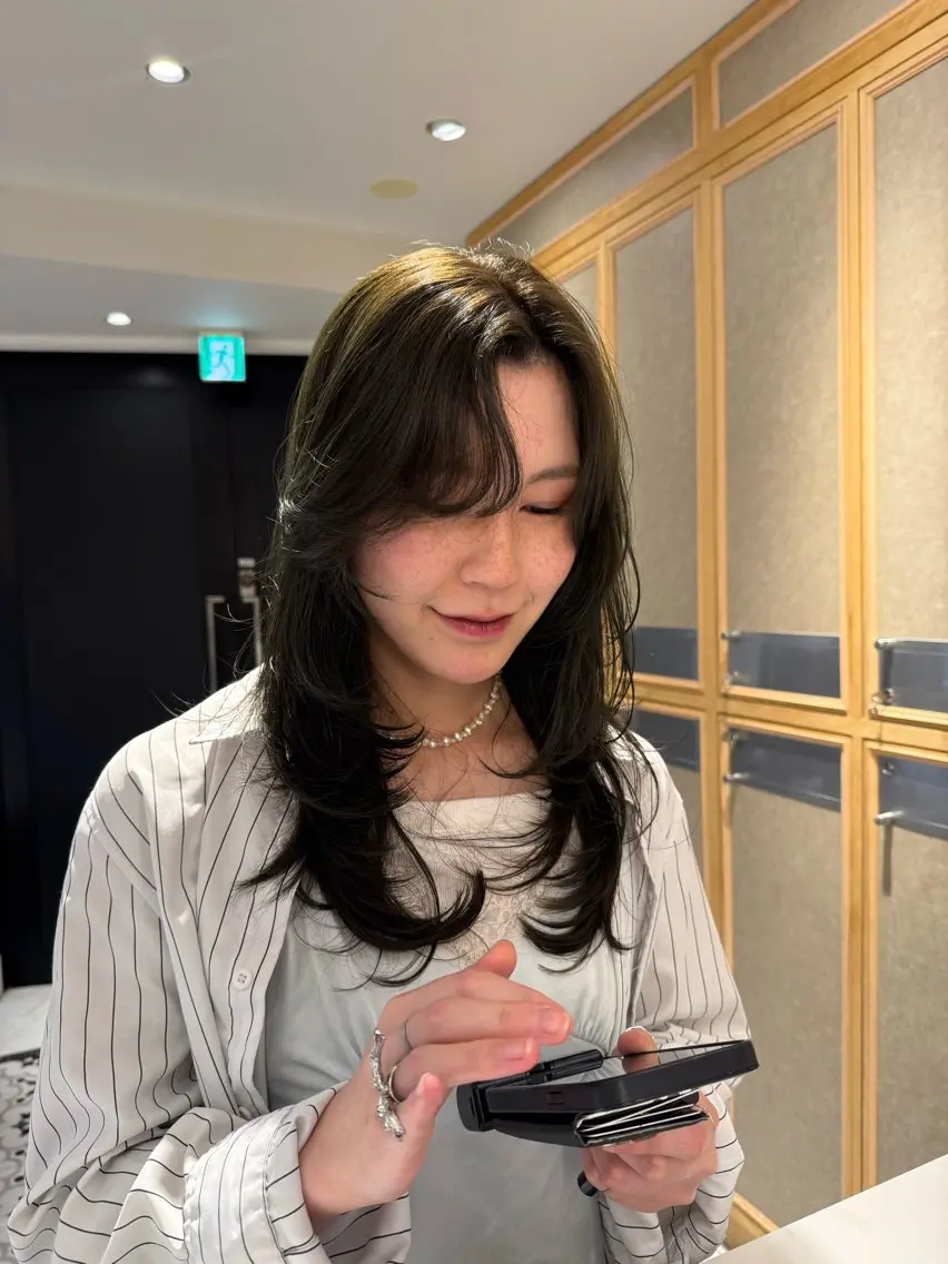 ロング カラー ヘアアレンジ ベージュカラー 透明感カラー オリーブベージュ ヘアカラー トリートメント ヘッドスパ 艶髪/ボブモデル 募集🫧Terukaのヘアスタイル