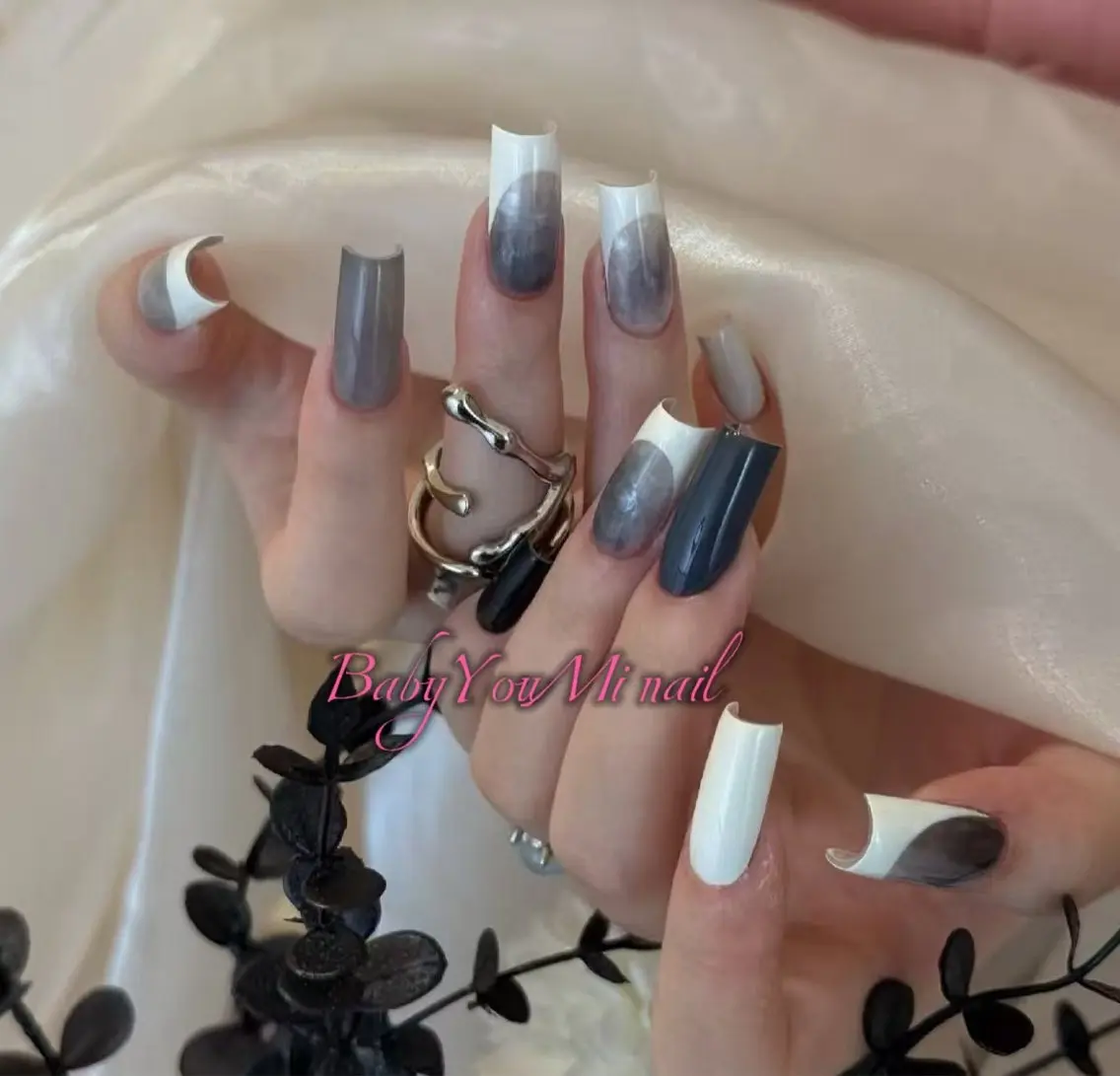 ネイル オーロラネイル フラワーネイル フットネイル フレンチネイル ジェルネイル ハンドネイル BabyYouMi nailのネイルデザイン