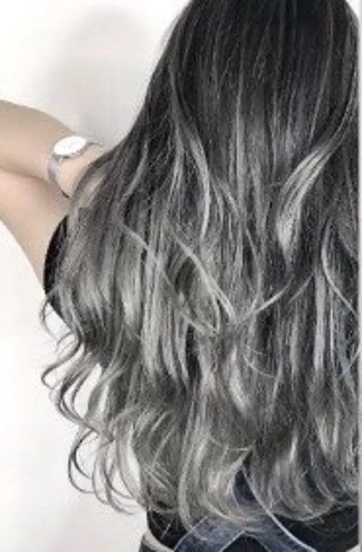 ロング カラー バレイヤージュ ブリーチ ケアブリーチ ダブルカラー ハイライトカラー ヘアカラー hair salon mementoのヘアスタイル