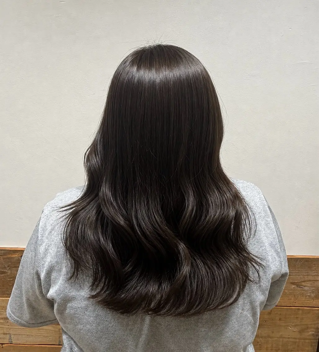 ロング カラー 透明感カラー グレージュ レイヤーカット ローレイヤー カット ヘアカラー 林 彩香のヘアスタイル