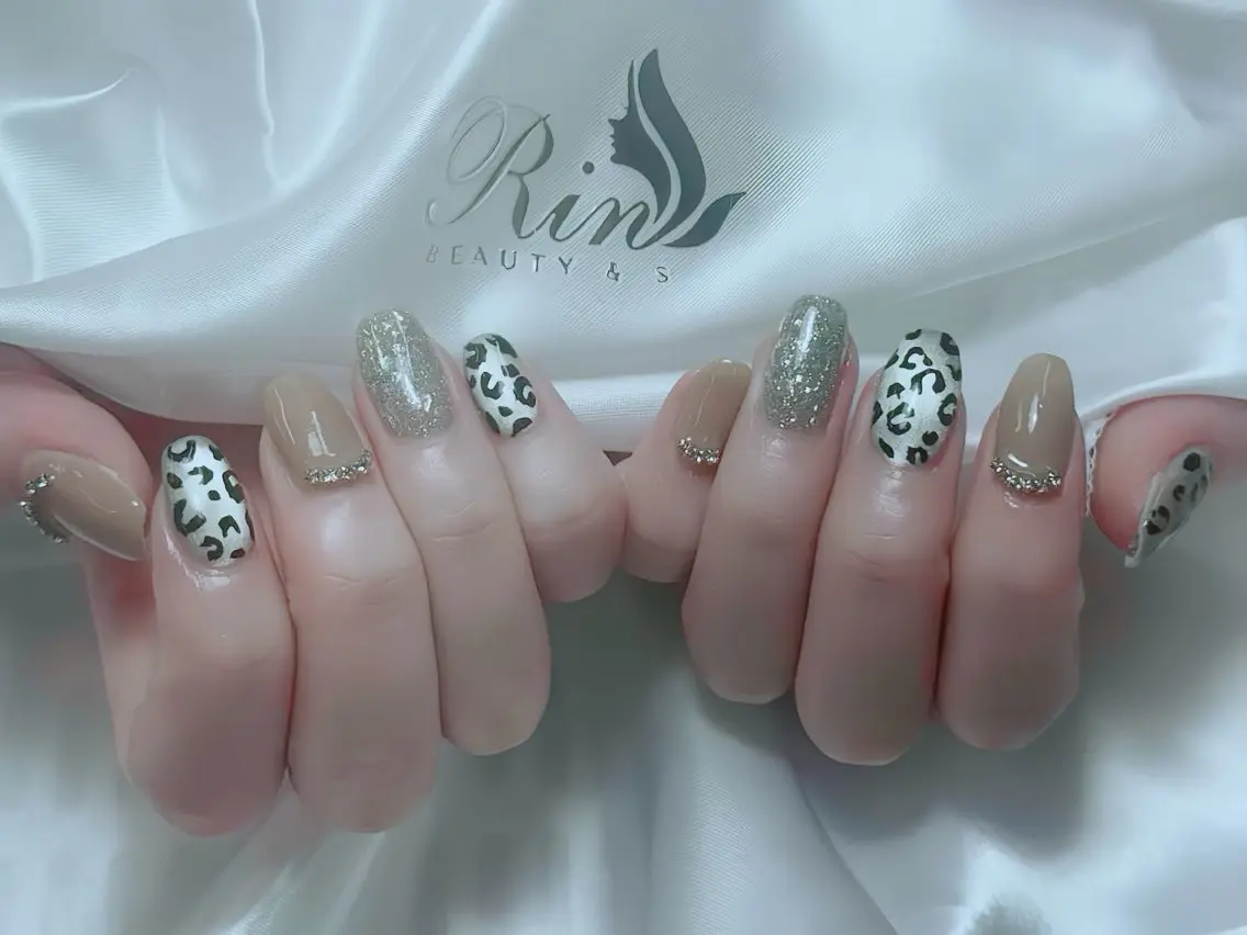 ネイル アニマル柄 ボルドー ブラウン チークネイル フレンチネイル ハンドネイル Rin Nail 新大久保店のネイルデザイン