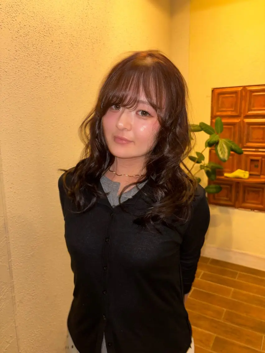セミロング ヘアカラー 角田 桃香のヘアスタイル