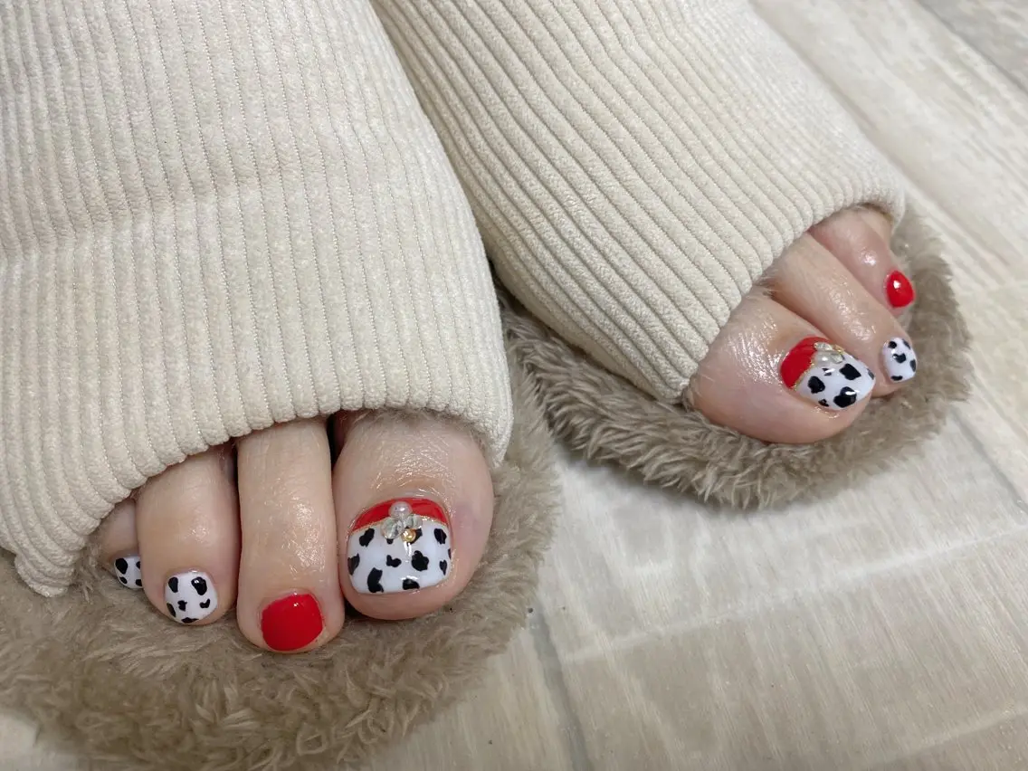 ネイル フットネイル ニュアンスネイル🌈 MYU Nailsのネイルデザイン