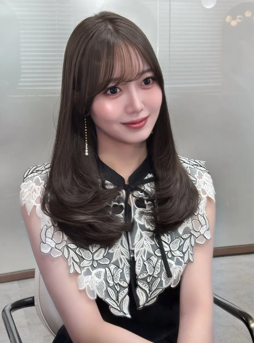 セミロング 韓国風ヘア レイヤーカット 似合わせカット カット ヘアカラー トリートメント 西尾 彩那のヘアスタイル