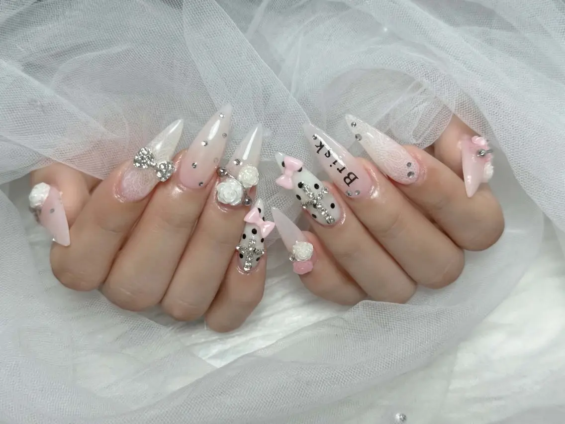 ネイル アートネイル 長さ出し ジェルネイル 韓国ネイル マグネットネイル ハンドネイル Cloudy Chan Nailのネイルデザイン