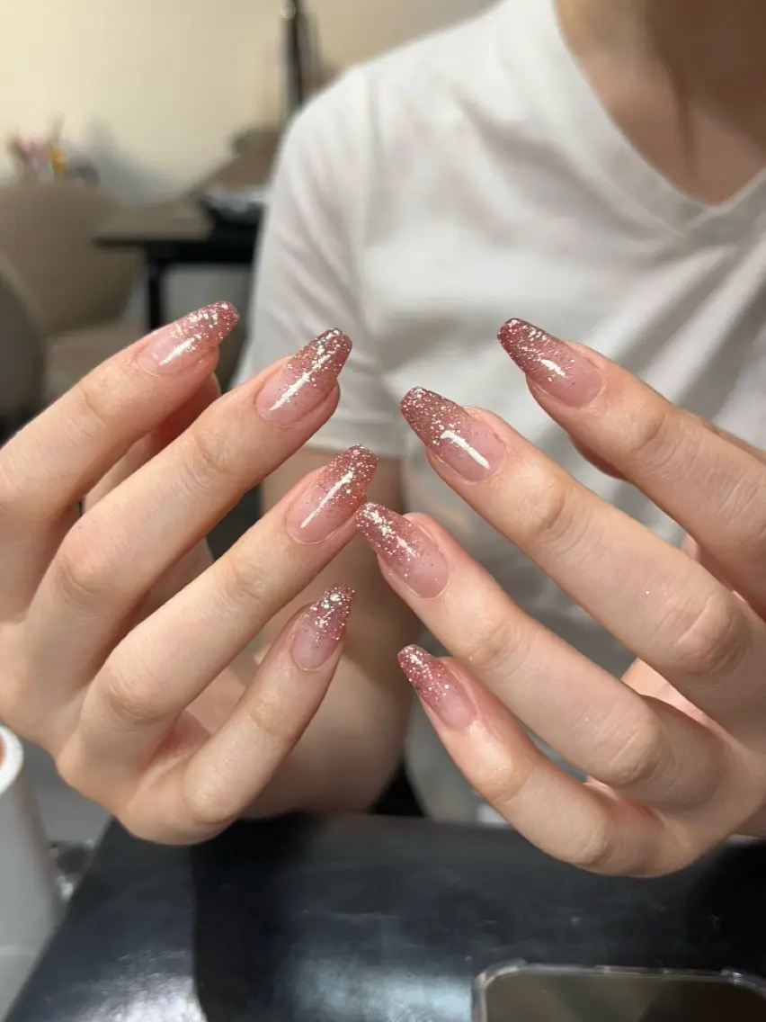 ネイル グラデーション ラメ(グリッター) マグネットネイル ミラーネイル ニュアンスネイル ハンドネイル Lumi de nailsのネイルデザイン