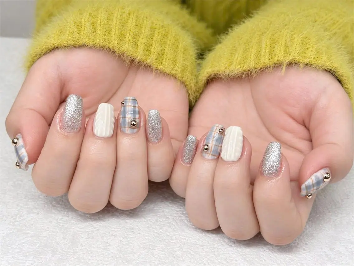 ネイル オーロラネイル ブルー チークネイル 長さ出し フットネイル ハンドネイル NAILS168 池袋西口駅前店のネイルデザイン