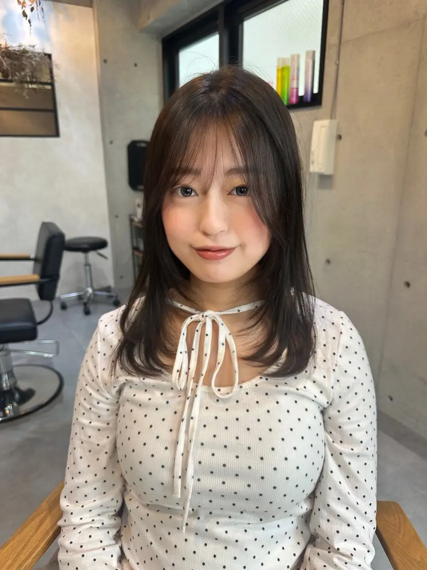 ミディアム 顔周りカット Blume... 01 Groupのヘアスタイル