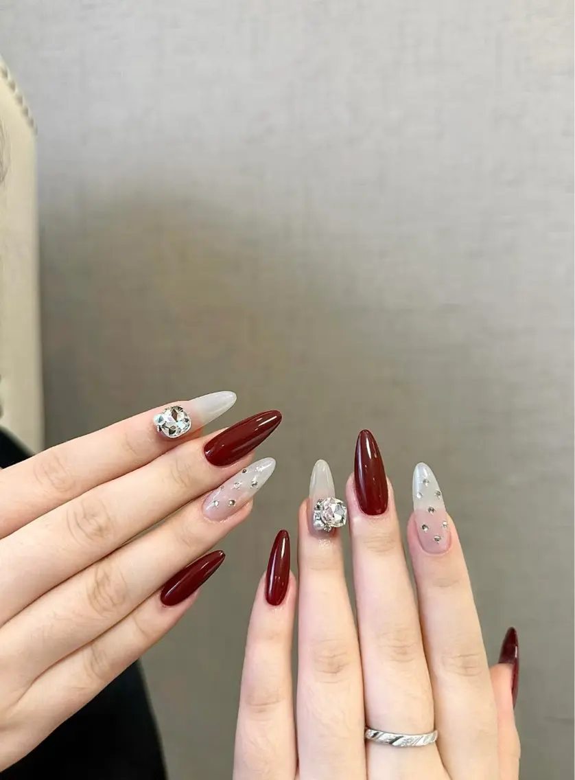 ネイル フレンチネイル グラデーション キラキラネイル 韓国ネイル マグネットネイル ハンドネイル 🎀🎀YooLi Nail Salonのネイルデザイン