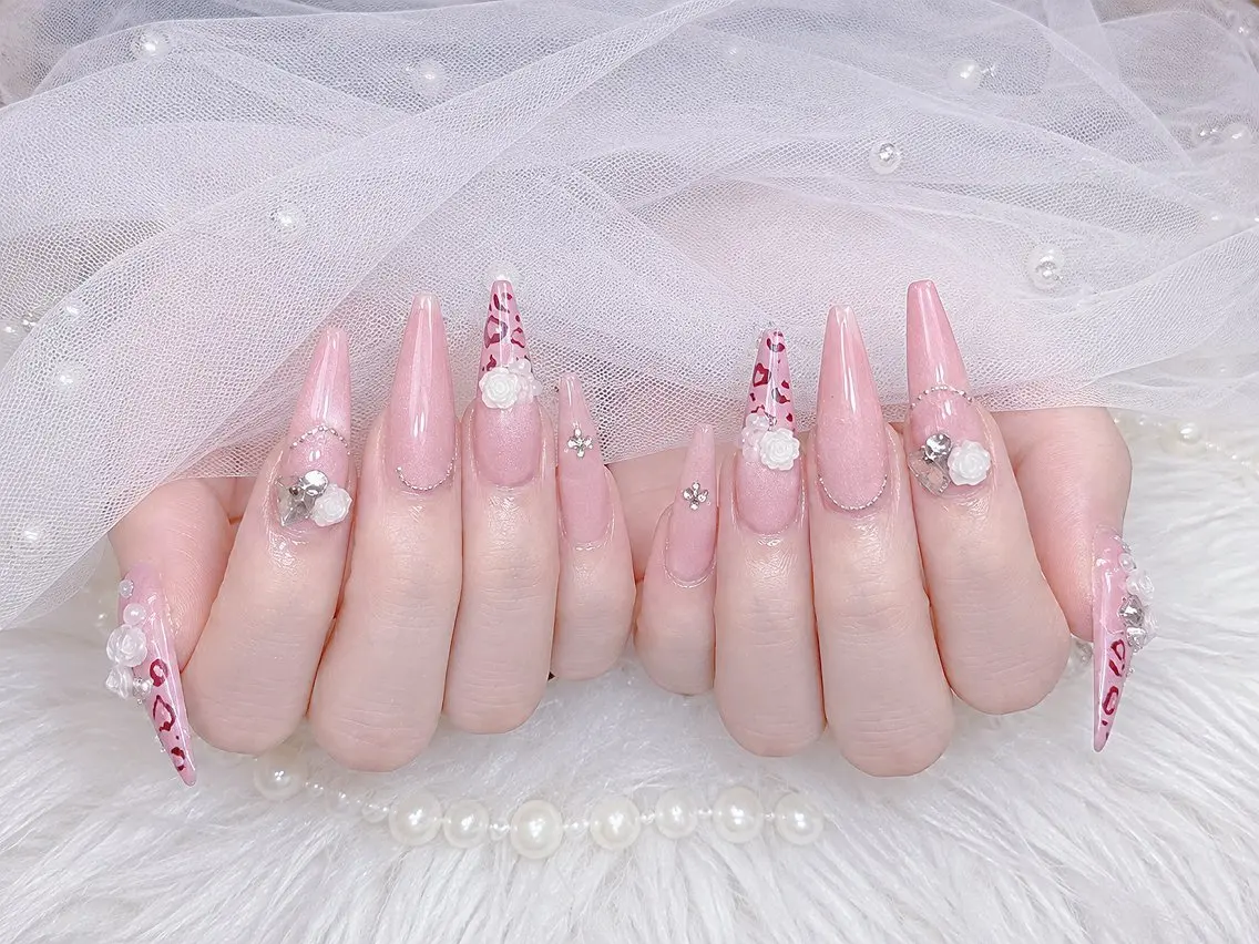 ネイル チークネイル 長さ出し フットネイル 韓国ネイル マグネットネイル ハンドネイル ハンドケア AN NAIL 高田馬場_HOAのネイルデザイン