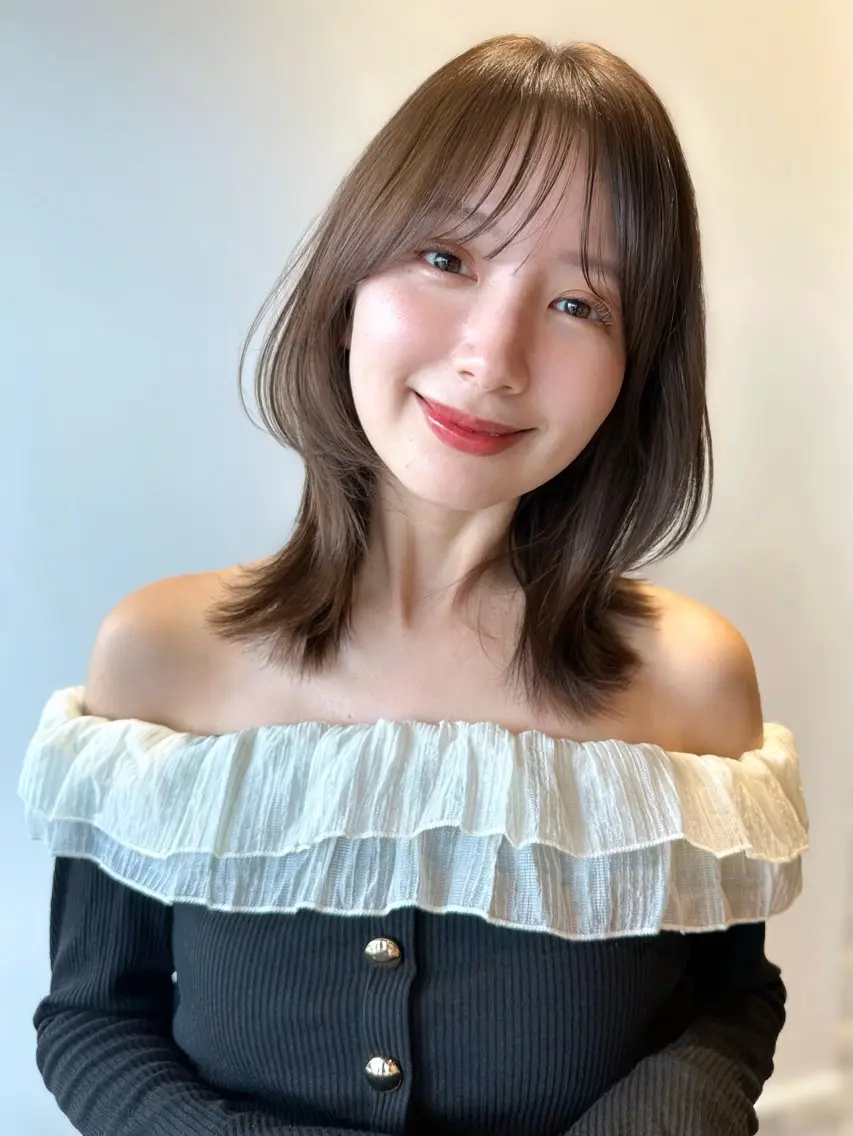 ミディアム カラー 盛れる顔周り /透明感/かりん🎀のヘアスタイル