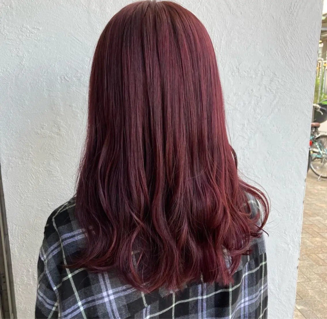 ロング カラー レッドカラー ヘアカラー 松尾 遥花のヘアスタイル