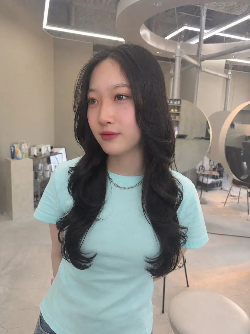 ロング カット kurune chikaのヘアスタイル