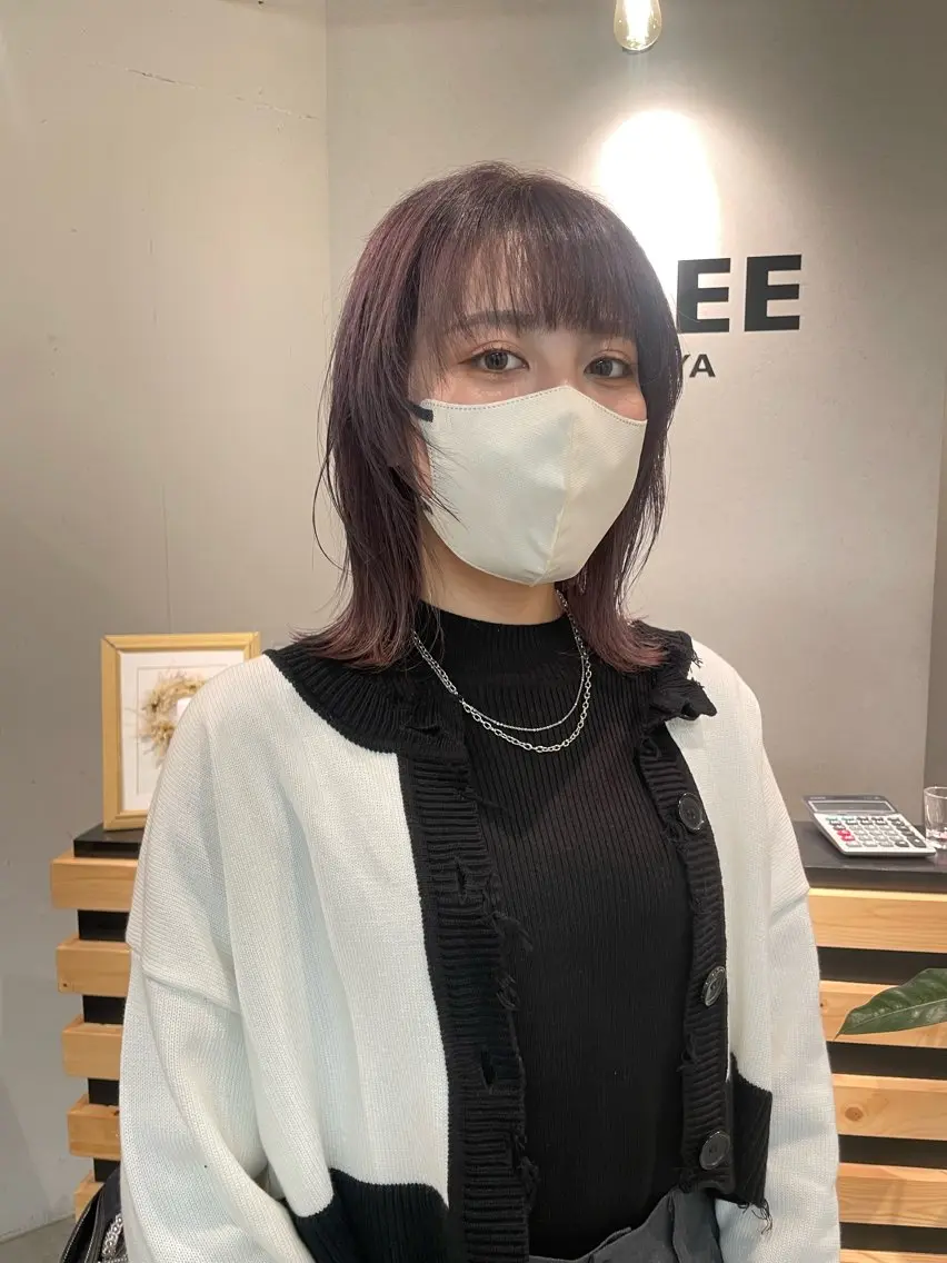 ミディアム カラー 切りっぱなしボブ ブリーチ パープルカラー ボブ くびれヘア 久保田 千尋のヘアスタイル