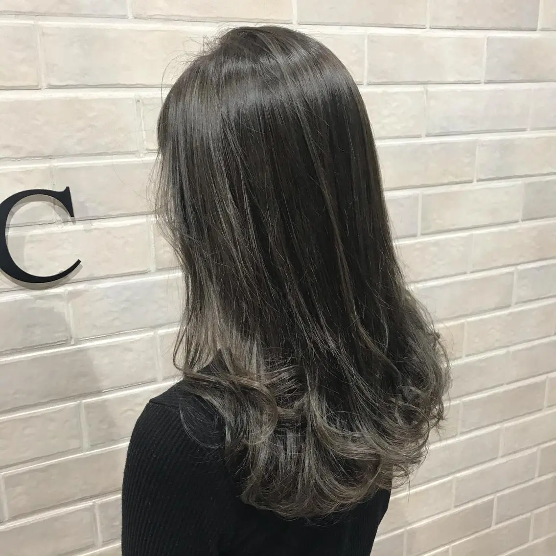 ロング カラー LACHIC LISAのヘアスタイル