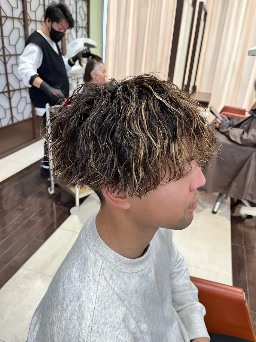 ショート パーマ メンズ マッシュ メンズパーマ ツイストスパイラルパーマ 刈り上げ スパイラルパーマ 🧊メンズ特化🧊 高木航希のヘアスタイル
