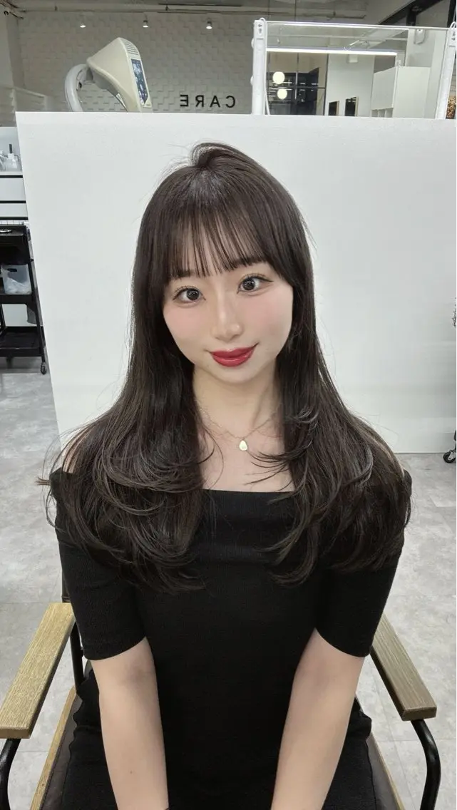 ロング レイヤーカット 八尾 幸那のヘアスタイル
