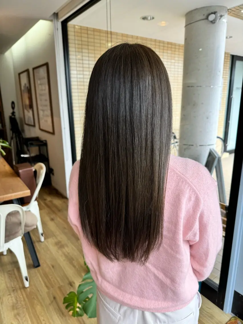 ロング カラー グレージュ オリーブグレージュ オリーブグレー ヘアカラー トリートメント ツキダテ ユイのヘアスタイル