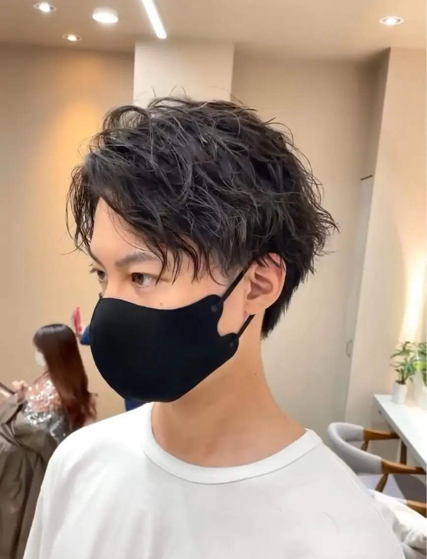 ショート パーマ メンズ 会社で浮かない ビジネスヘア/心斎橋のヘアスタイル