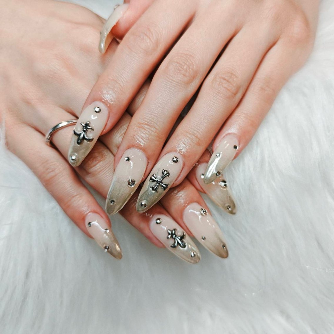 ネイル ハンドネイル Salonmori 🌸ワンホンのネイルデザイン