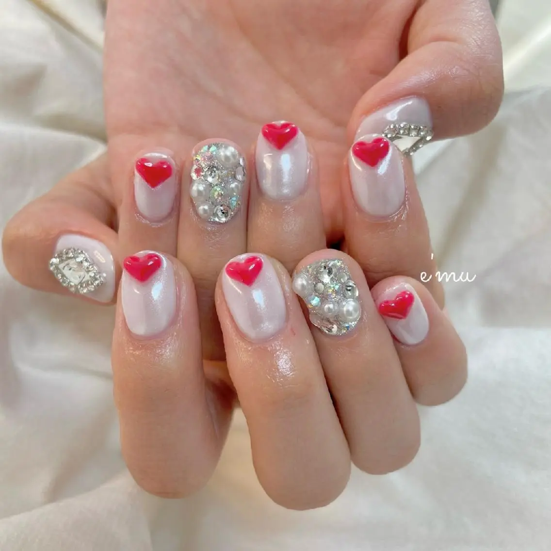 ネイル ハート キラキラネイル 韓国ネイル バレンタイン nail salon e'mu💐のネイルデザイン